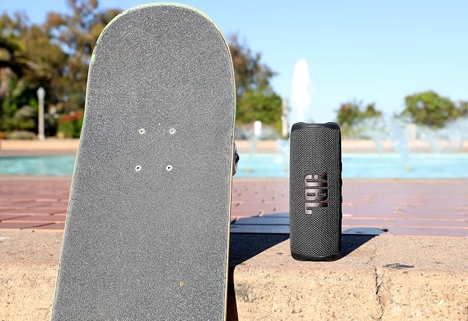 JBL Flip 6 - Portable Bluetooth Speaker, powerful sound and deep bass, IPX7 waterproof, 12 hours of playtime, JBL PartyBoost for multiple speaker pairing for home, outdoor and travel (Teal)