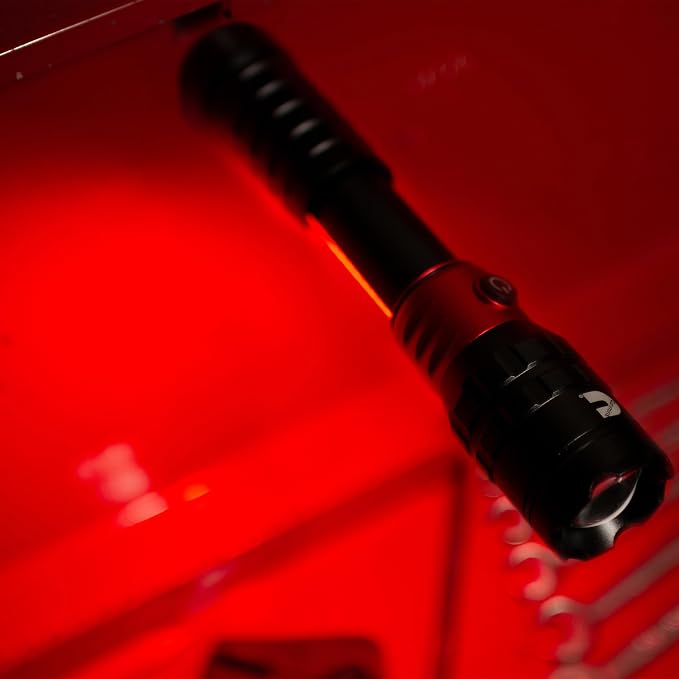 Cummins CMN35360 Pro Series Piston Extendable Rechargeable Flashlight 2000 Lumen LED Multiple Light Modes Plus Power Bank