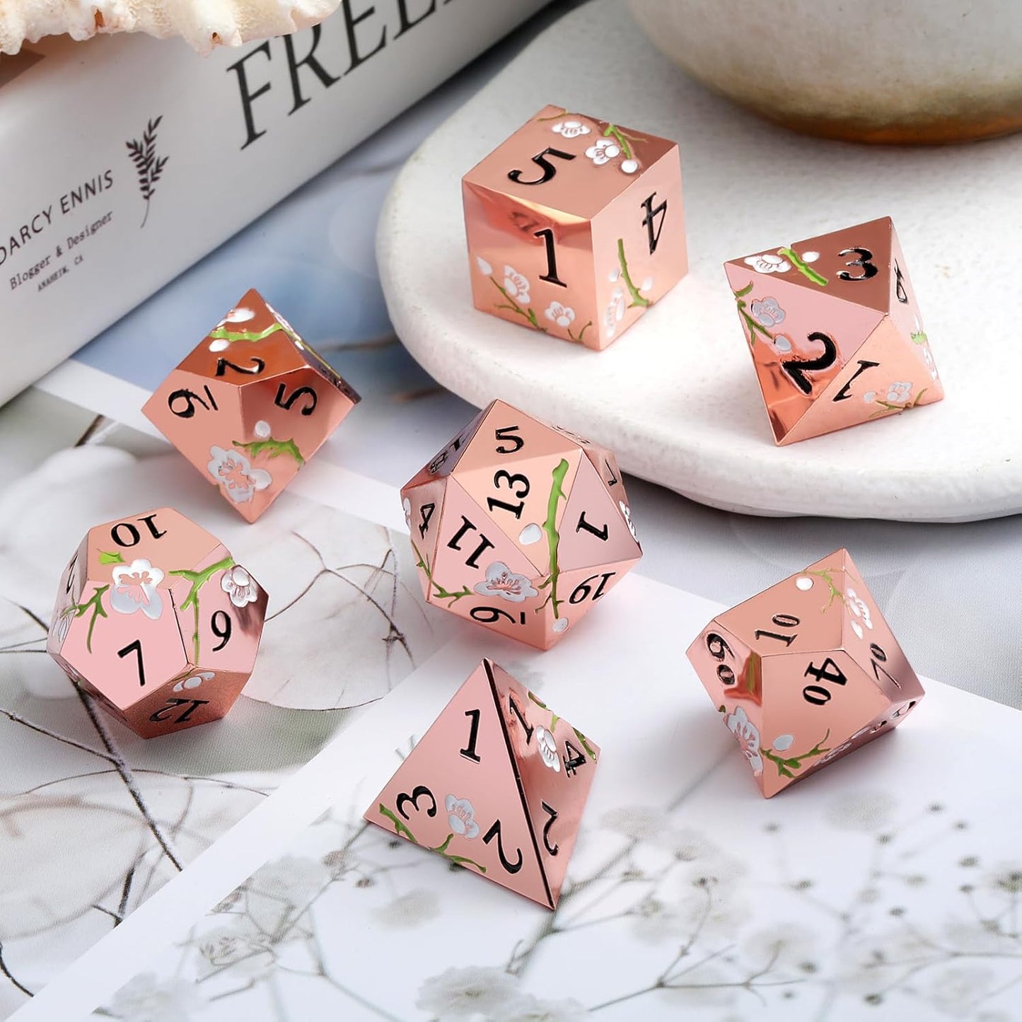 Metal Dice Set D&D, DNDND 7 PCS Flower Metallic DND Dice Set with Gorgeous Gift Case for Dungeons and Dragon Tabletop Game (Gold with White Flower)
