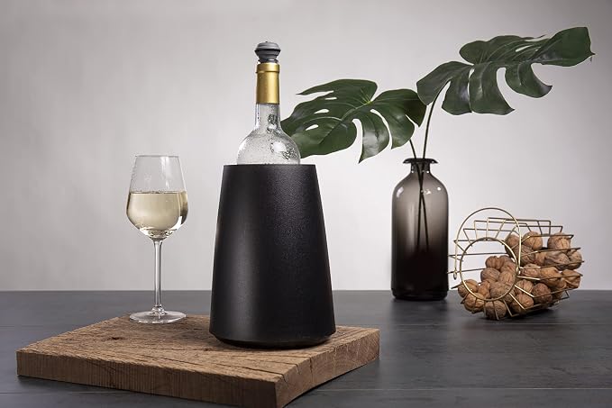 Vacu Vin Elegant Wine Cooler – Black – Active Wine Bottle Chiller with Freezer Sleeve – Modern Insulated Cooler – Keeps Wine Cold Without Ice – Sleek Tabletop Design for Home & Events