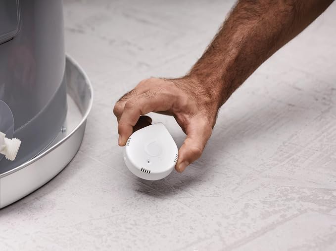 Moen Flo Smart Water Leak Detector, Drip or Flood Sensor Alarm for Home, 2-Pack, White, 920-004