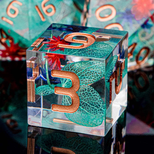 ARUOHHA DND Resin Dice Translucent Green Leaf Sharp Edged Dice Set with Box, 7pcs Flower Inclusions Polyhedral D and D Dice RPG Role Playing Game D20 D12 D10 D6