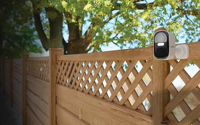 Lorex Connect 2K Wi-Fi Battery-Powered Spotlight Camera | New APP | Motion Detection | Color Night Vision | Flexible Storage: MircoSD (not Included) or Cloud | Versatile mounting | IP66 Weatherproof